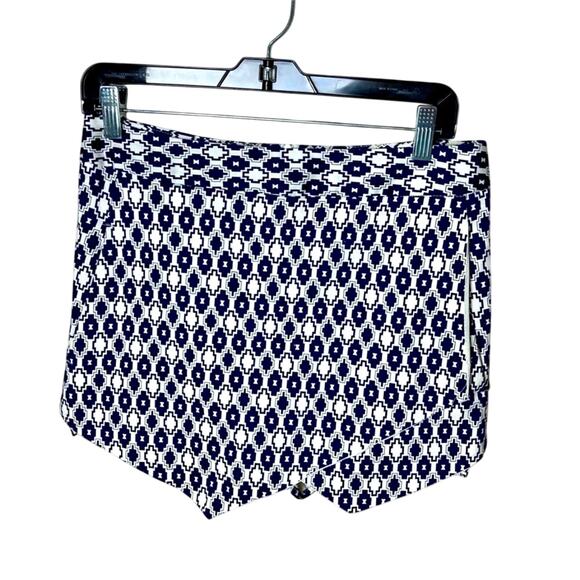 Aqua Brand Large Mini Shorts Blue White Aztec Festival Boho Pockets Pointed Hem - Picture 2 of 5